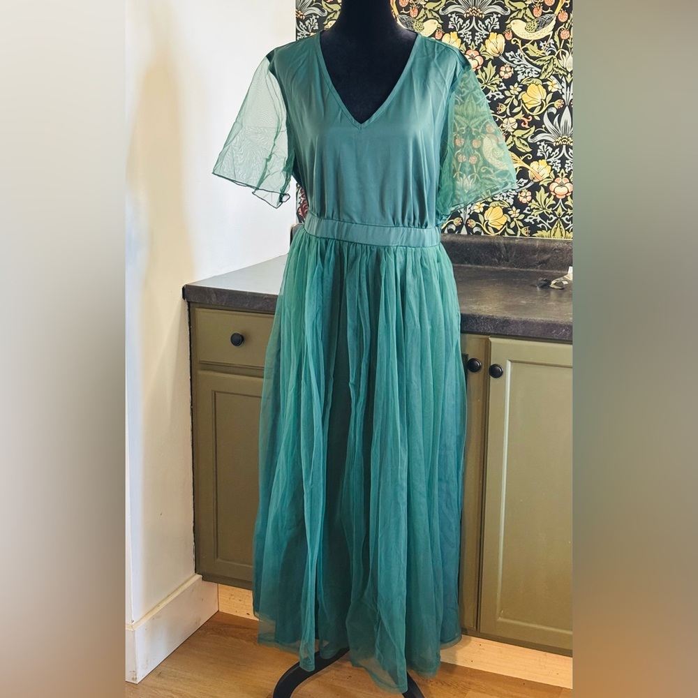 BloomChic green women’s maxi dress Sz 14/16 NEW sheer wedding